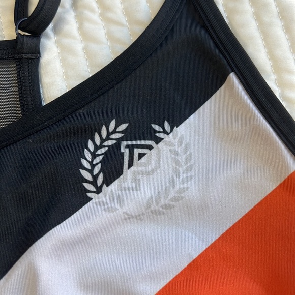 Pink sports bra - Picture 2 of 4